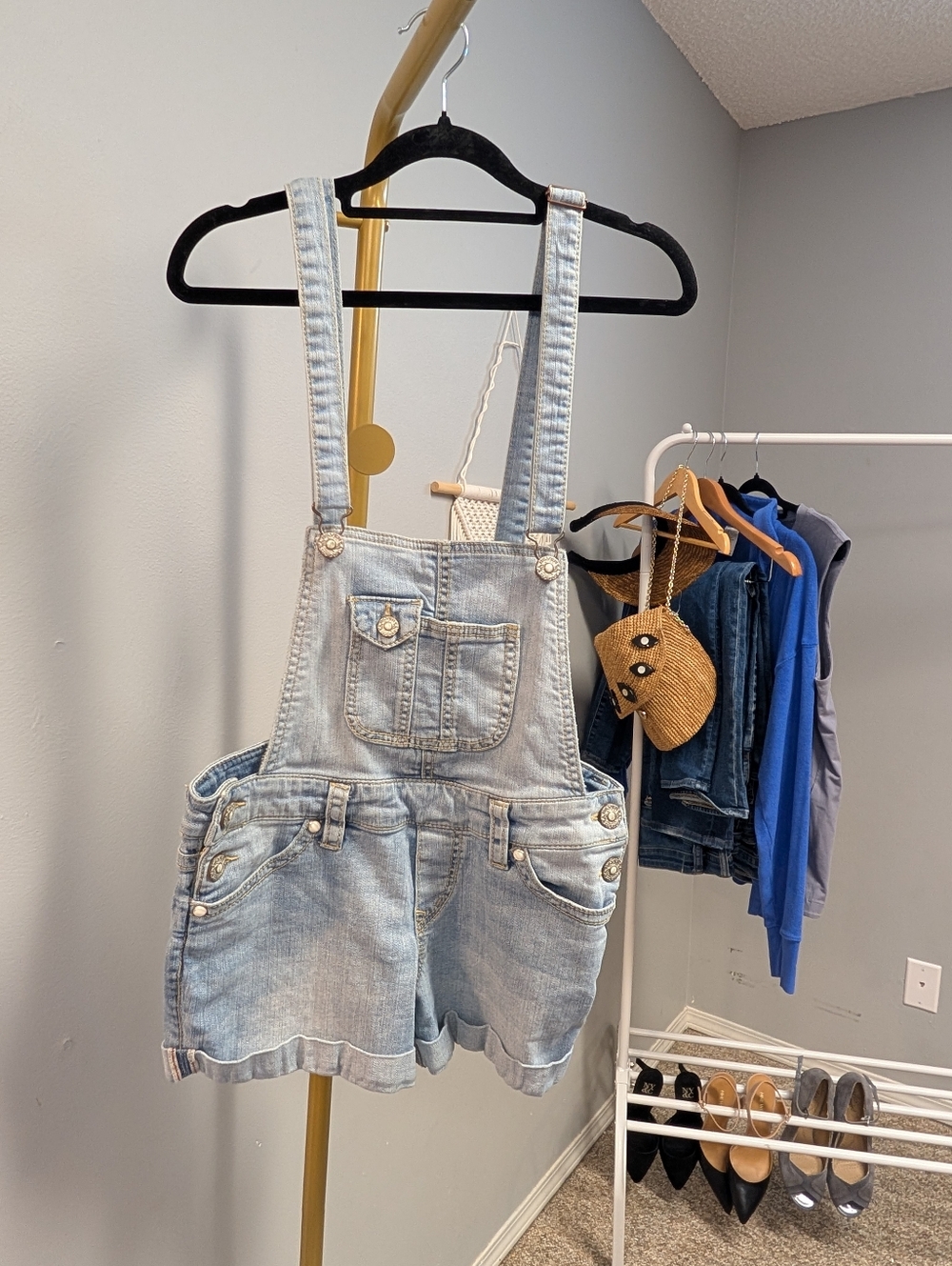 Silver jeans Size 29 Short All Denim Cutoff